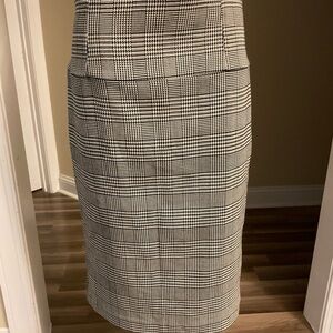 Worthington Black and White Checkered Pencil Skirt